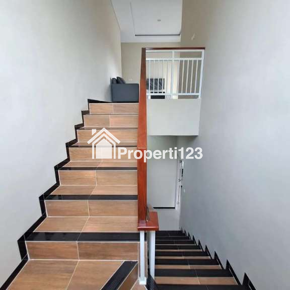 DIJUAL RUMAH MODERN 2 LANTAI SIAP HUNI DI NGAGLIK, DEKAT KAMPUS UII - 4