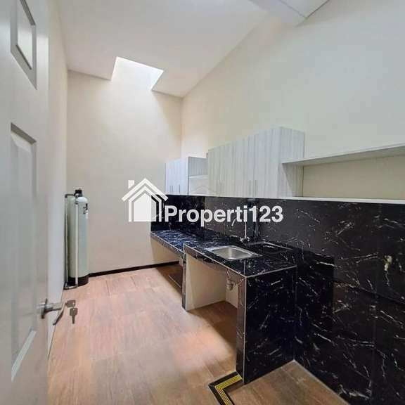 DIJUAL RUMAH MODERN 2 LANTAI SIAP HUNI DI NGAGLIK, DEKAT KAMPUS UII - 9