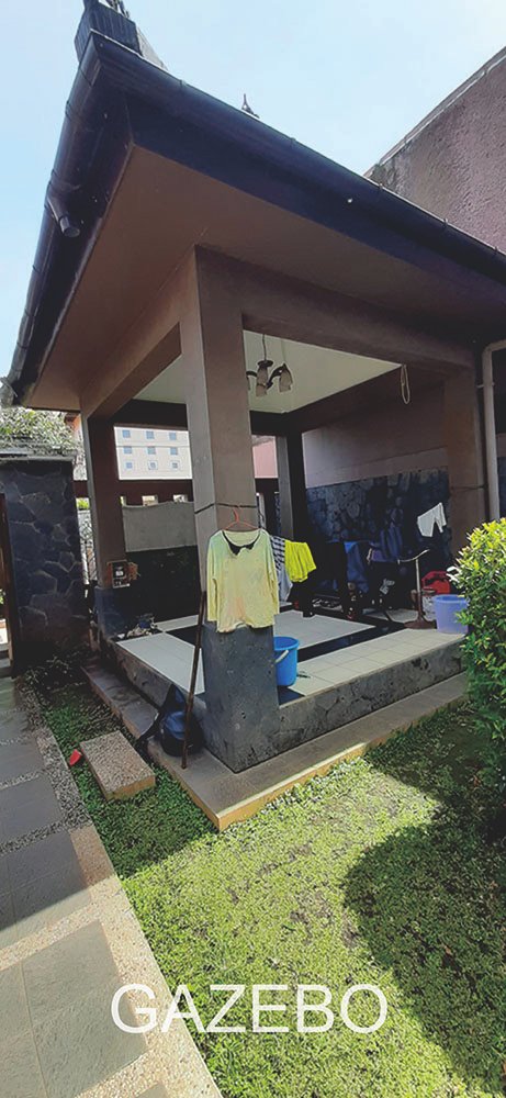 RUMAH TIGA LANTAI DI JALAN AWILIGAR RAYA BANDUNG - 17