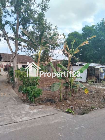 Tanah Jalan Bibis Tamantirto 3 Jt-an m2 Dekat Kampus UMY Ber-SHM - 3