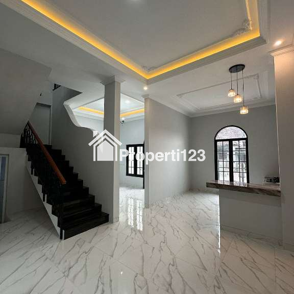 DIJUAL RUMAH MEWAH MODERN KLASIK 2 LANTAI DI MAGUWOHARJO, SLEMAN - 4