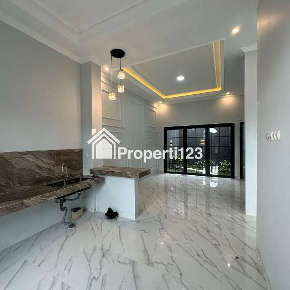 DIJUAL RUMAH MEWAH MODERN KLASIK 2 LANTAI DI MAGUWOHARJO, SLEMAN - 9