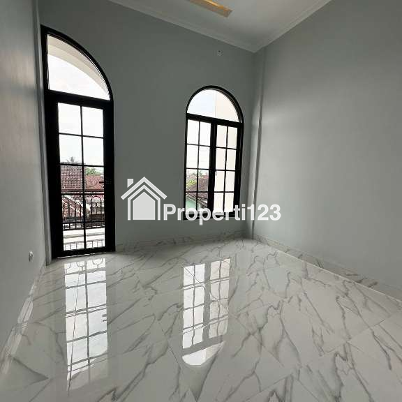DIJUAL RUMAH MEWAH MODERN KLASIK 2 LANTAI DI MAGUWOHARJO, SLEMAN - 7