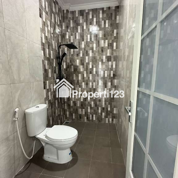 DIJUAL RUMAH MEWAH MODERN KLASIK 2 LANTAI DI MAGUWOHARJO, SLEMAN - 10