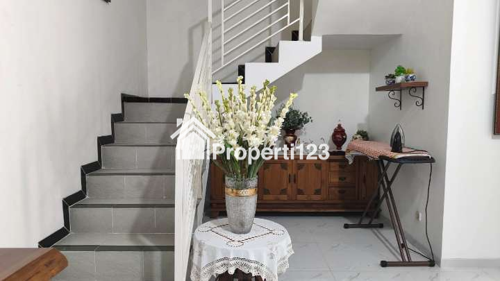 Rumah Hoek Fully Furnished Perumahan Irigasi Bekasi Jaya Bekasi Timur - 9