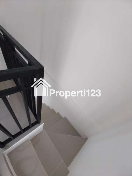 Rumah Baru 2 Lantai Blimbing Kota Malang - 3