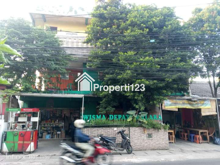 Jual Rumah/Kos-Kosan 3 Lantai, 22 pintu Lokasi Strategis Pinggir Jalan Raya Murah - 2
