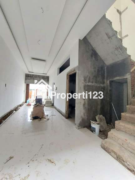 Rumah Baru di Jalan Borobudur Kota Malang - 5
