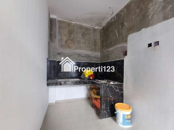 DIJUAL RUMAH 2 LANTAI DI KALASAN DEKAT DENGAN KAMPUS UKRIM - 5