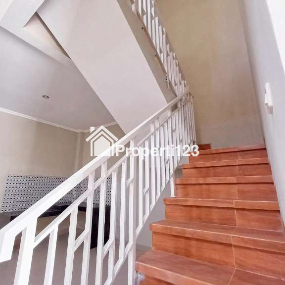 DIJUAL RUMAH DI SLEMAN DEKAT DENGAN MALL AMPLAZ - 4