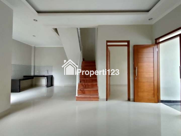 DIJUAL RUMAH DI SLEMAN DEKAT DENGAN MALL AMPLAZ - 3