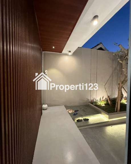 DIJUAL RUMAH MEWAH KONTEMPORER FULL FURNISHED DI KALASAN, SLEMAN - 2