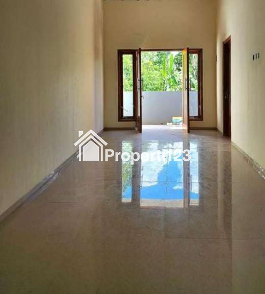 DIJUAL RUMAH DENGAN DESAINT MODERN SIAP HUNI NGAGLIK SLEMAN - 4