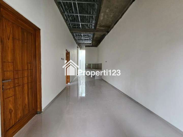 DIJUAL RUMAH DENGAN DESAINT MODERN SIAP HUNI NGAGLIK SLEMAN - 2