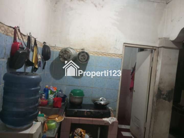 Rumah Dekat Bandara di Pondok Gede - 11