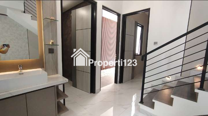Dijual rumah baru 2 lantai bagus di Imperial Gading, Kelapa Gading - 5
