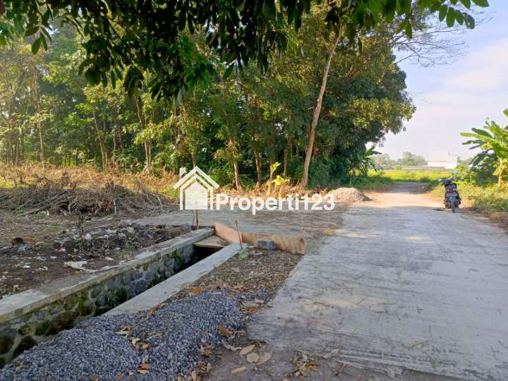 Rumah Pesan Bangun Bonus Kanopi di Kalasan - 8