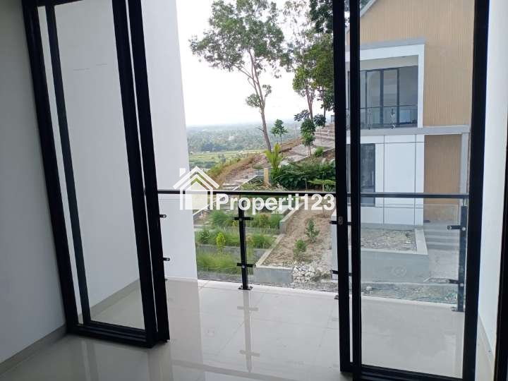 RUMAH  MODERN DENGAN TANAH LUAS DI GAMPING - 4