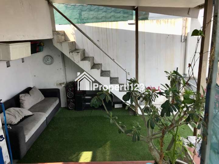 Rumah 3 Lantai Plus Rooftop Sawojajar Full Furnish - 8