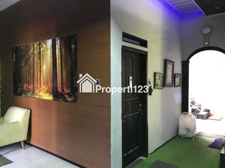 Rumah 3 Lantai Plus Rooftop Sawojajar Full Furnish - 6