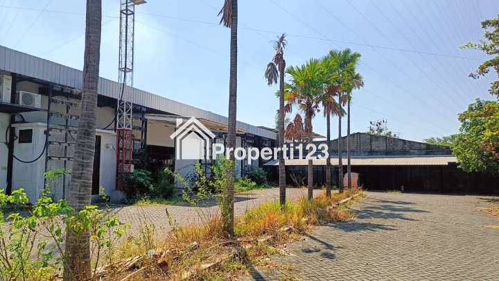 KOMERSIAL AREA Tanah+Bangunan Gudang Ex Indomaret Nol Jalan Raya Mastrip Kedurus - 5