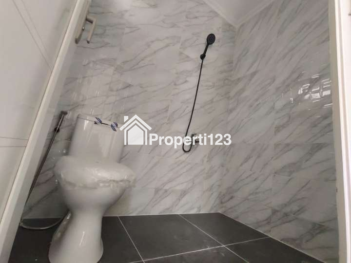 Dipasarkan Rumah Premium 2 Lantai Siap Huni - 6