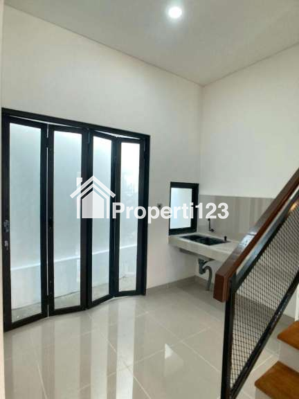 Jual Rumah 2 Lantai Lokasi Straegis di Jakarta Timur - 4