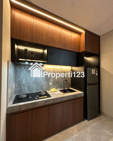 RUMAH KEKINIAN DESIGN KONTEMPORER FULL FURNISHED DI PURWOMARTANI, SLEMAN - 9