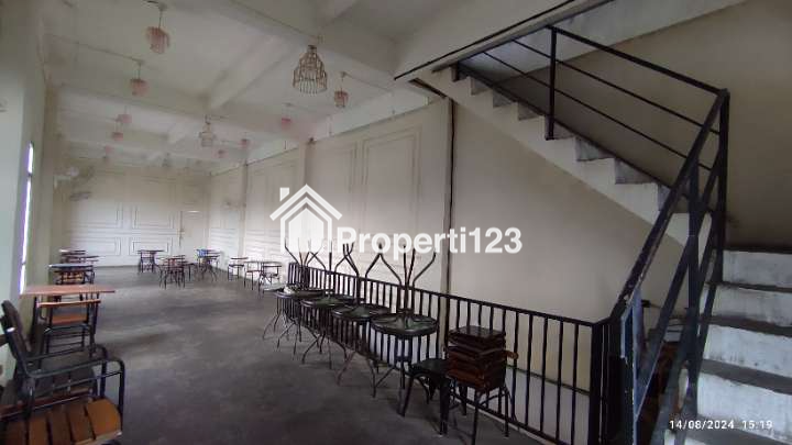 Ruko 3 Lantai Dijual Jalan Tanjung Raya 2 Pontianak - 9