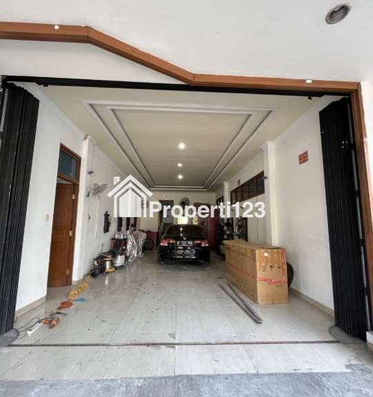 SULTAN MERAPAT Rumah Mewah Nol Jalan Raya Biliton Surabaya Pusat Lokasi Strategis - 8