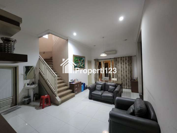 Rumah 2 Lantai Graha Tirta Waru Sidoarjo Siap Huni SEMI FURNISH - 10