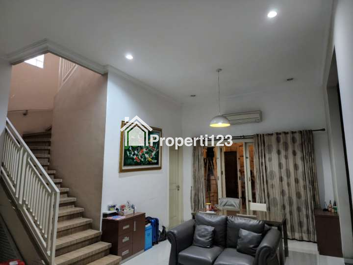 Rumah 2 Lantai Graha Tirta Waru Sidoarjo Siap Huni SEMI FURNISH - 5