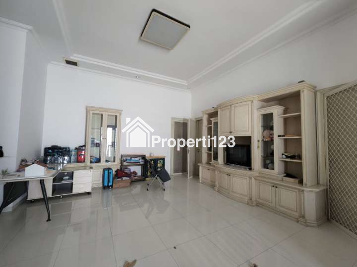 Rumah 2 Lantai Graha Tirta Waru Sidoarjo Siap Huni SEMI FURNISH - 6