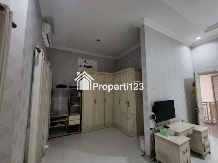 Rumah 2 Lantai Graha Tirta Waru Sidoarjo Siap Huni SEMI FURNISH - 8
