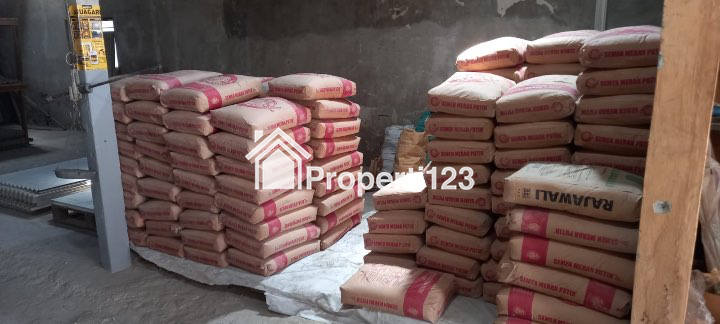 Dijual Toko Material Lokasi Strategis Purwakarta - 5