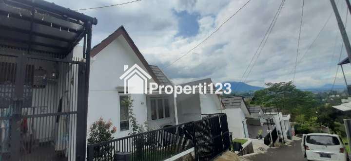 rumah daerah cicaheum dijual harga 400 jutaan 2 lantai 3 kamar akses mudah masuk mobil - 2