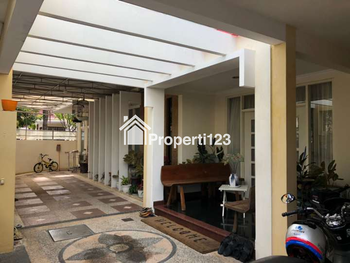 Rumah Hook Istimewa Semi Furnished di babatan pratama Wiyung Surabaya Barat - 4