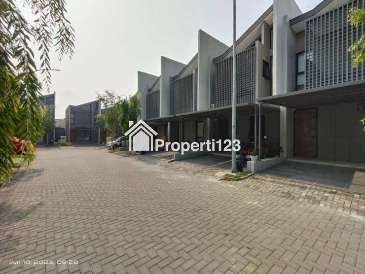 Rumah Baru Brand New Full Furnished Cluster O2 Grand Wisata Bekasi - 2