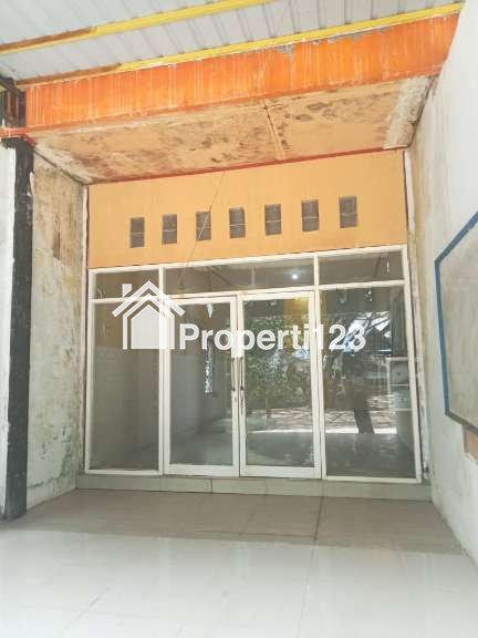 ruko di jual 2 petak - 3