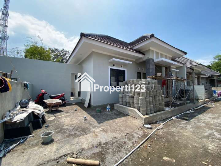 Jual Rumah Siap Huni dalam proses bangun type luas 555/111m2 di Sleman - 2