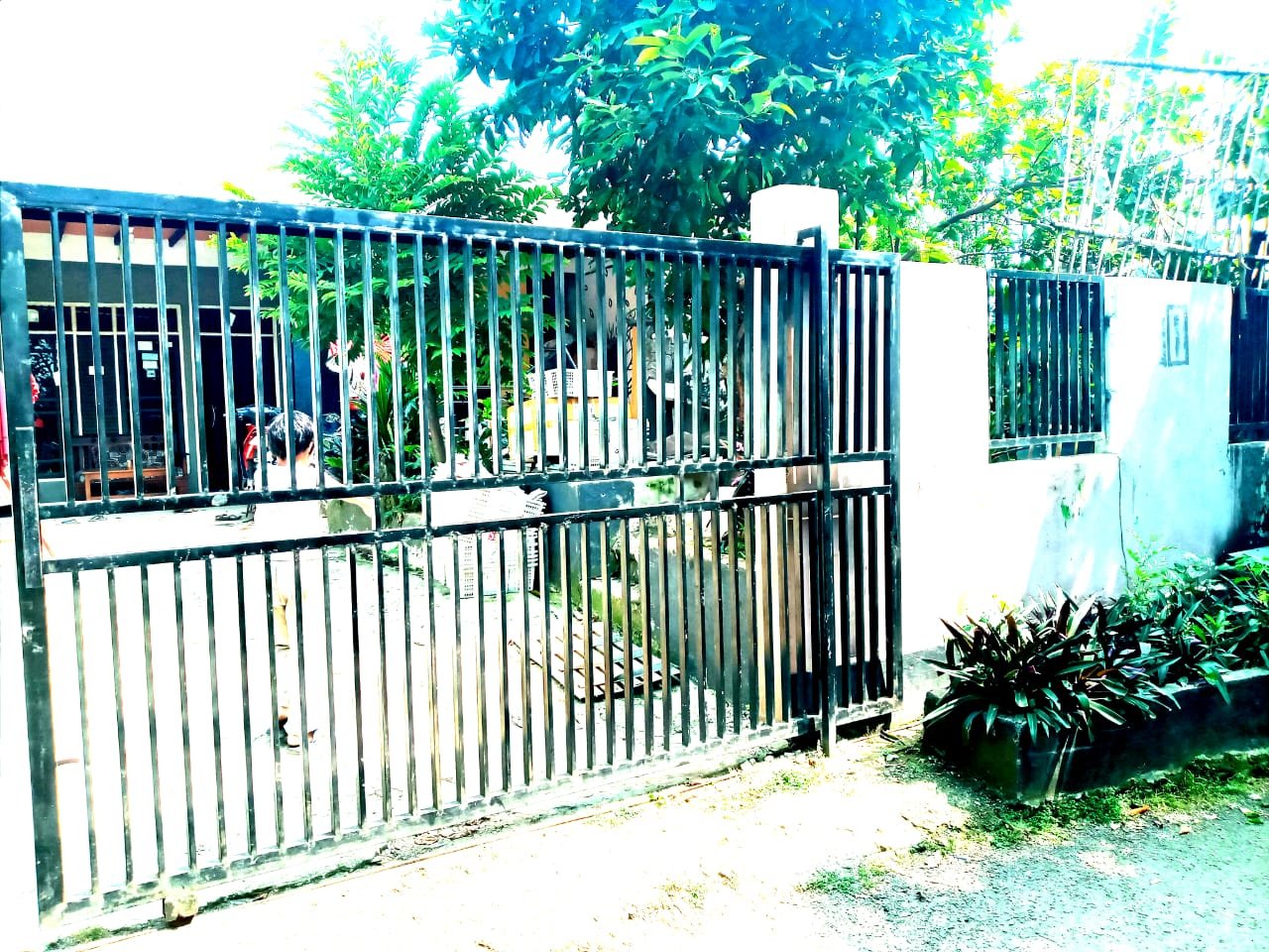Dijual Rumah Kokoh Siap Huni di Kel. Kencana, Tanah Sareal, Bogor - 2