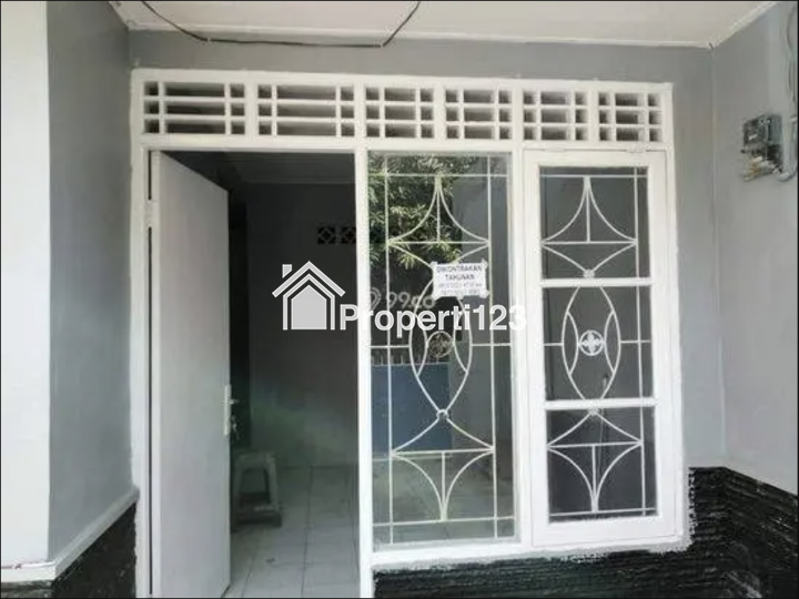 rumah bersih dan nyaman di belakang Grand Wisata Bekasi - 2