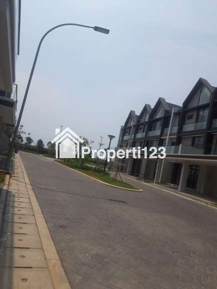 Osaka Residence Pik2 Rumah Baru 3 Lantai Dekat Taman Doa Akita - 4