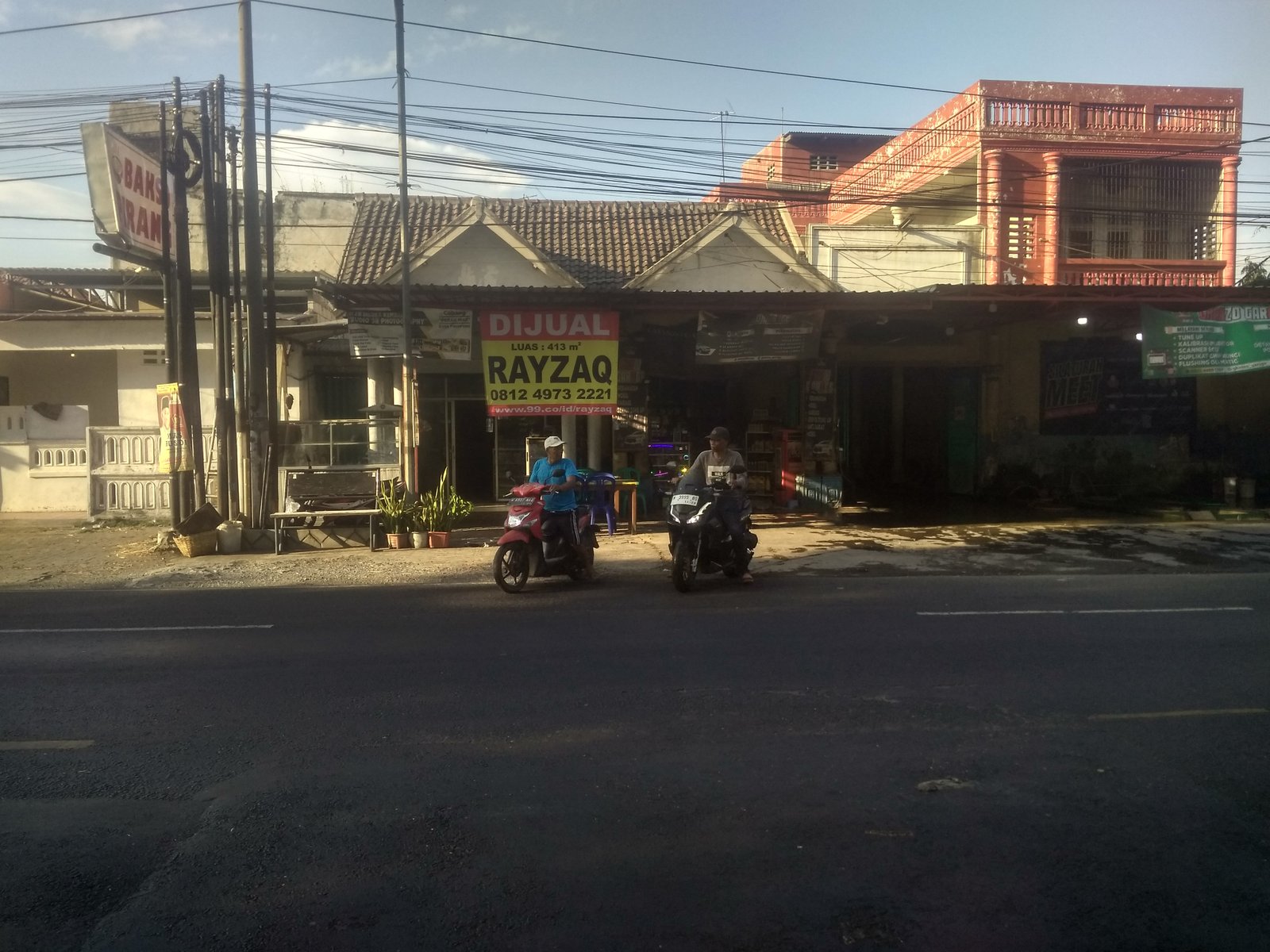 DIJUAL RUMAH 2LANTAI DI TEPI JALAN RAYA BAKALAN BANGIL,PASURUAN JATIM - 4