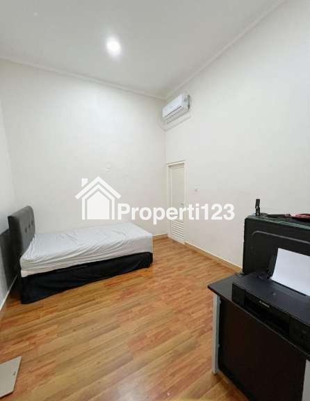 Rumah Modern Minimalis Semi Furnished Lokasi Sutorejo Utara Surabaya - 4