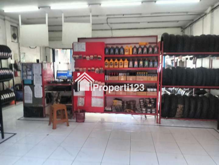 Ruko Tempat Usaha Komersial Area Lokasi Raya Manyar Surabaya - 3