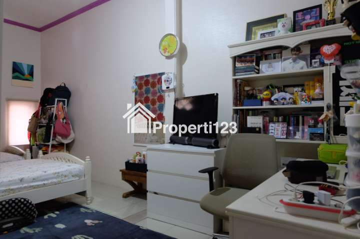 DIJUAL RUMAH KAWASAN JAKARTA BARAT // SHM // 2 LANTAI - 18