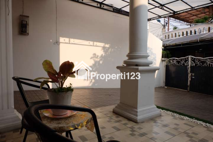 DIJUAL RUMAH KAWASAN JAKARTA BARAT // SHM // 2 LANTAI - 11
