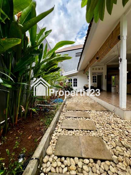 Disewakan Villa 3 bedroom jl Bidadari Seminyak Kuta Utara Bali - 2