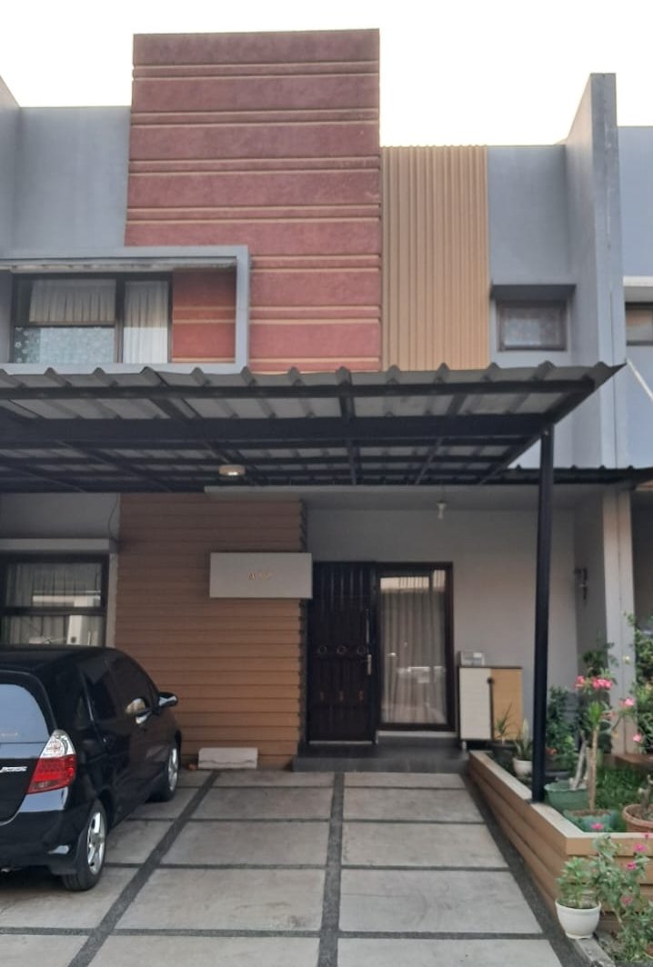 Di jual rumah bagus 2 Lt ,Strategis dekat  pintu tol Pamulang, bebas banjir, Cluster Greenwoods Pamulang,Tangerang Selatan - 1